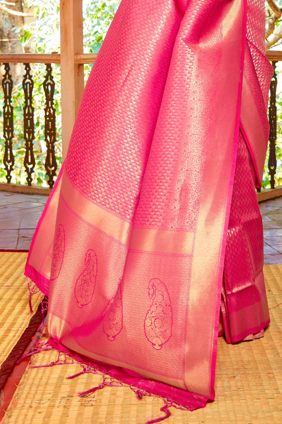 Kanjeevaram Handloom Silk Saree with Rich Traditional Weaving