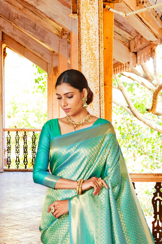 Kanjeevaram Handloom Silk Saree with Rich Traditional Weaving
