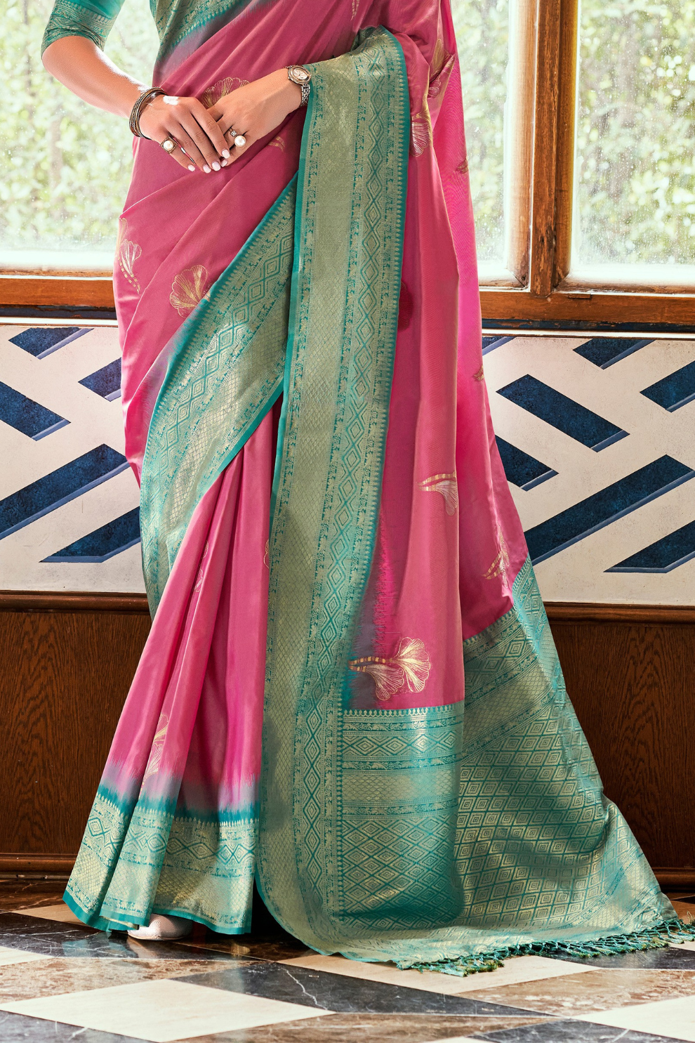 Pure Weaving Silk with Zari Woven Butta & Contrast - LaVante Fashion