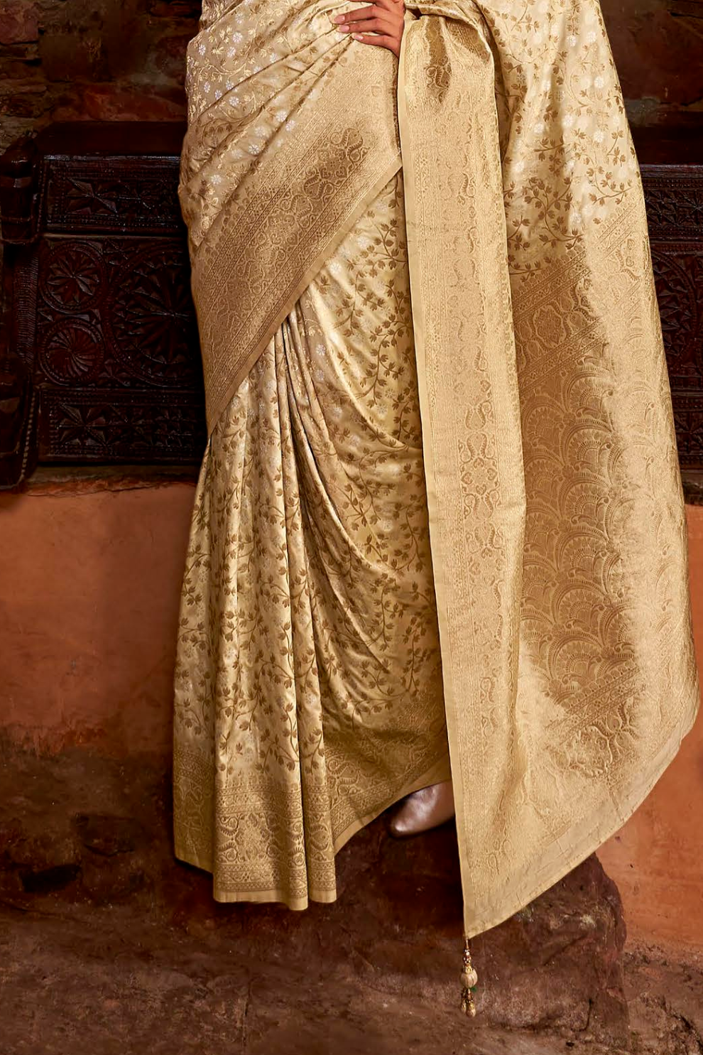 Banarasi P.V. Silk Saree with Exclusive Weaving Jaal Design - LaVante Fashion