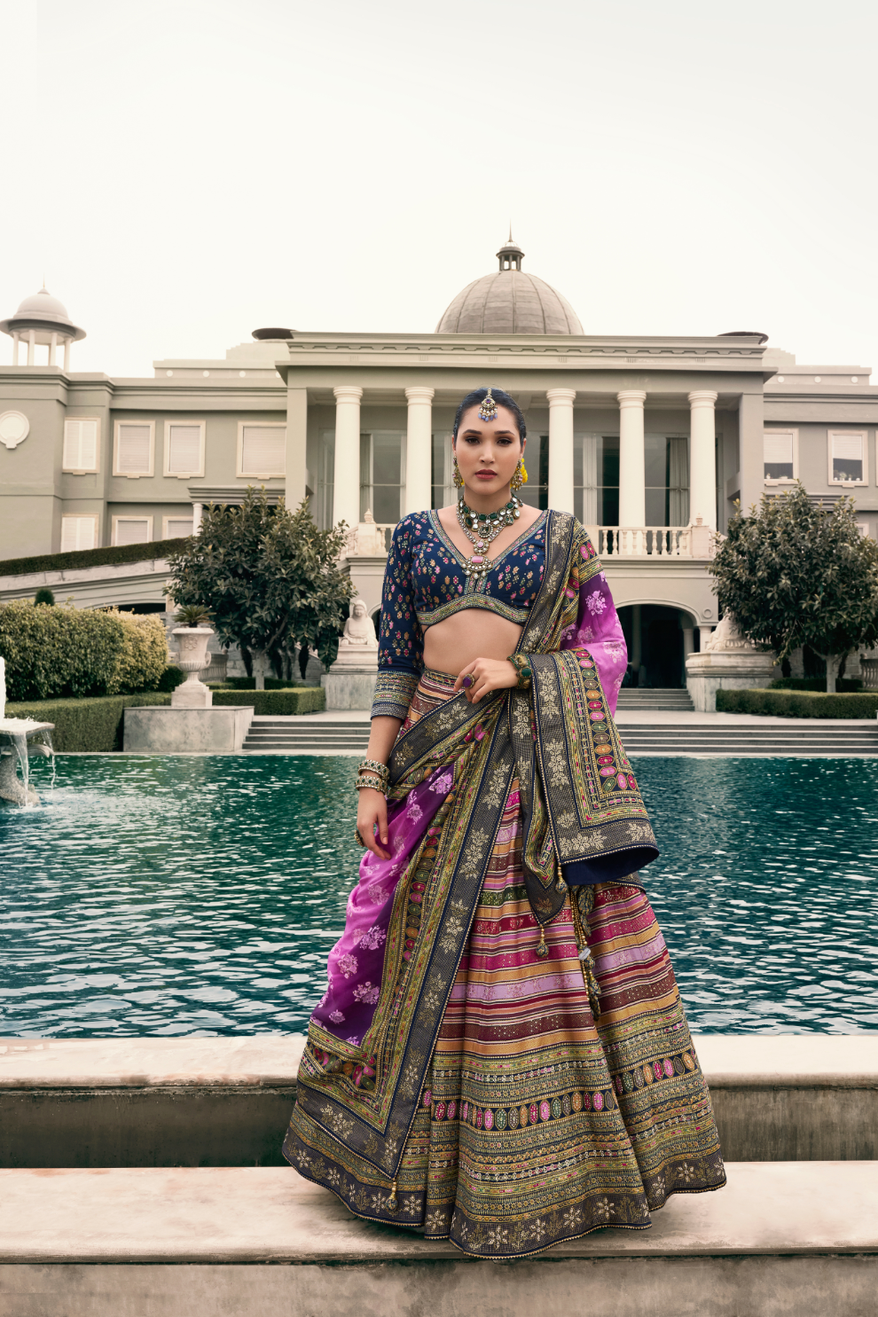 Lehenga Choli de seda de diseñador en color azul turquesa, lista para usar, con brillo y detalles de espejo