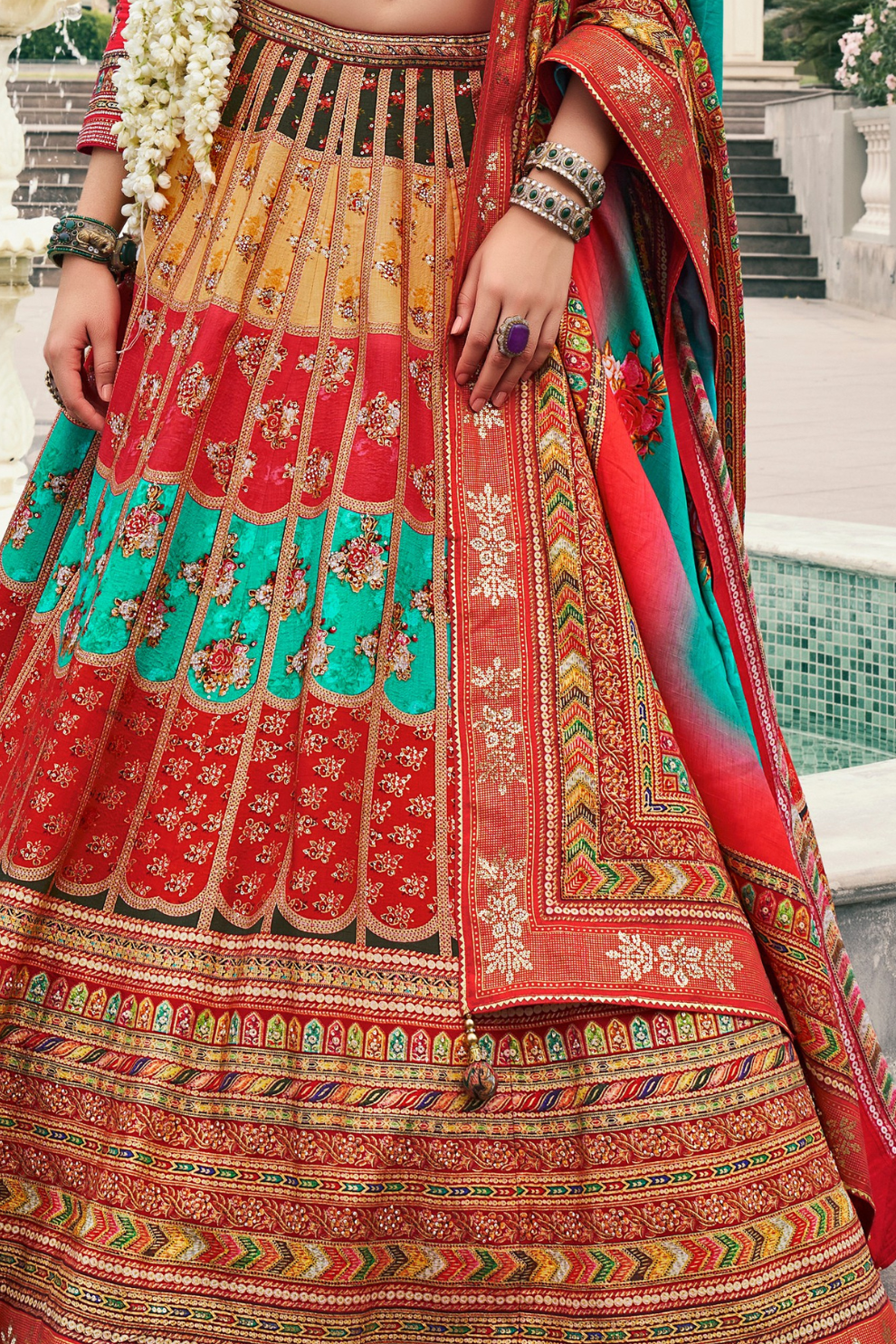 Lehenga Choli de seda de diseñador en color azul turquesa, lista para usar, con brillo y detalles de espejo