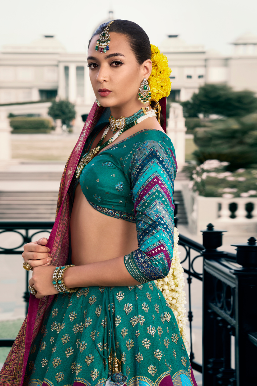 Lehenga Choli de seda de diseñador en color azul turquesa, lista para usar, con brillo y detalles de espejo