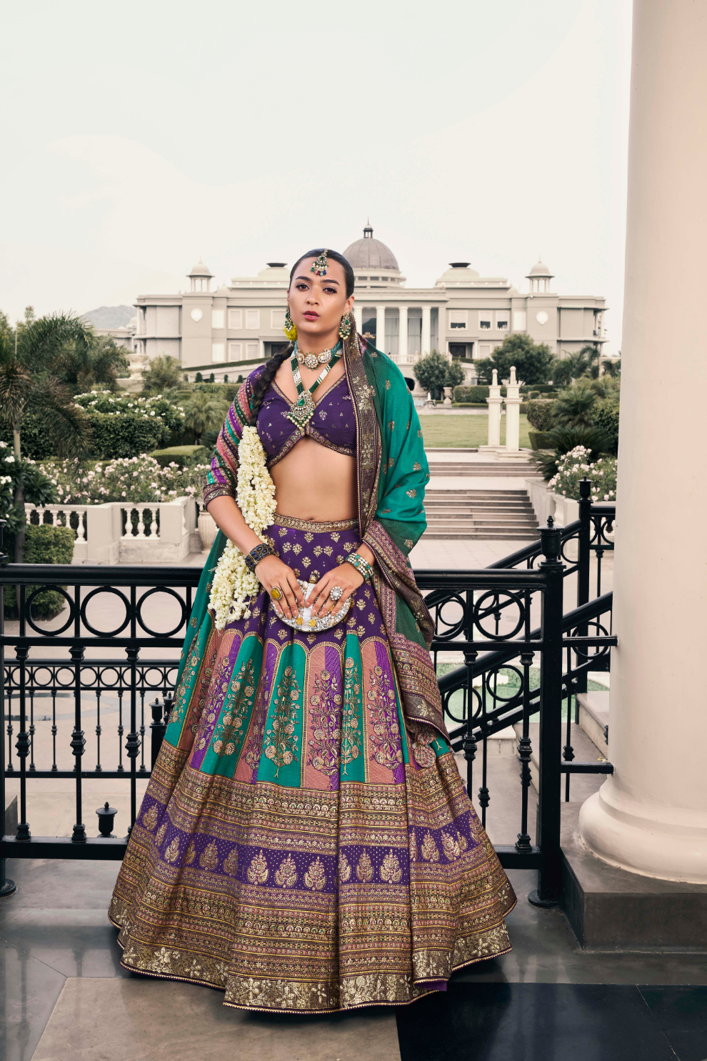 Lehenga Choli de seda de diseñador en color azul turquesa, lista para usar, con brillo y detalles de espejo