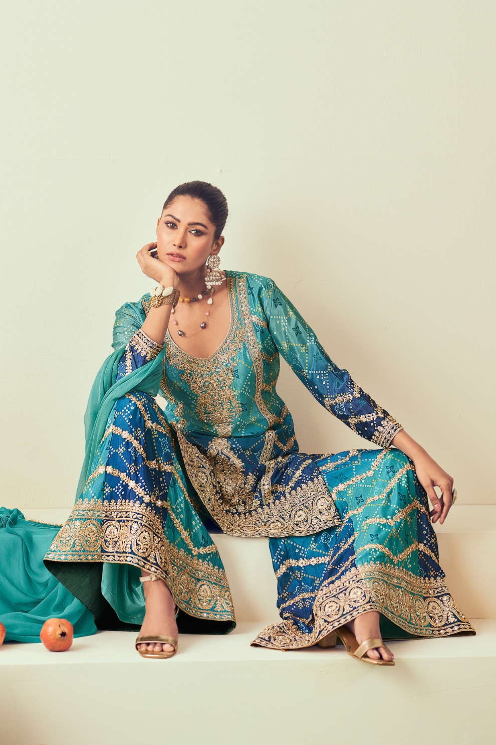 Lehenga Choli de seda de diseñador en color azul turquesa, lista para usar, con brillo y detalles de espejo