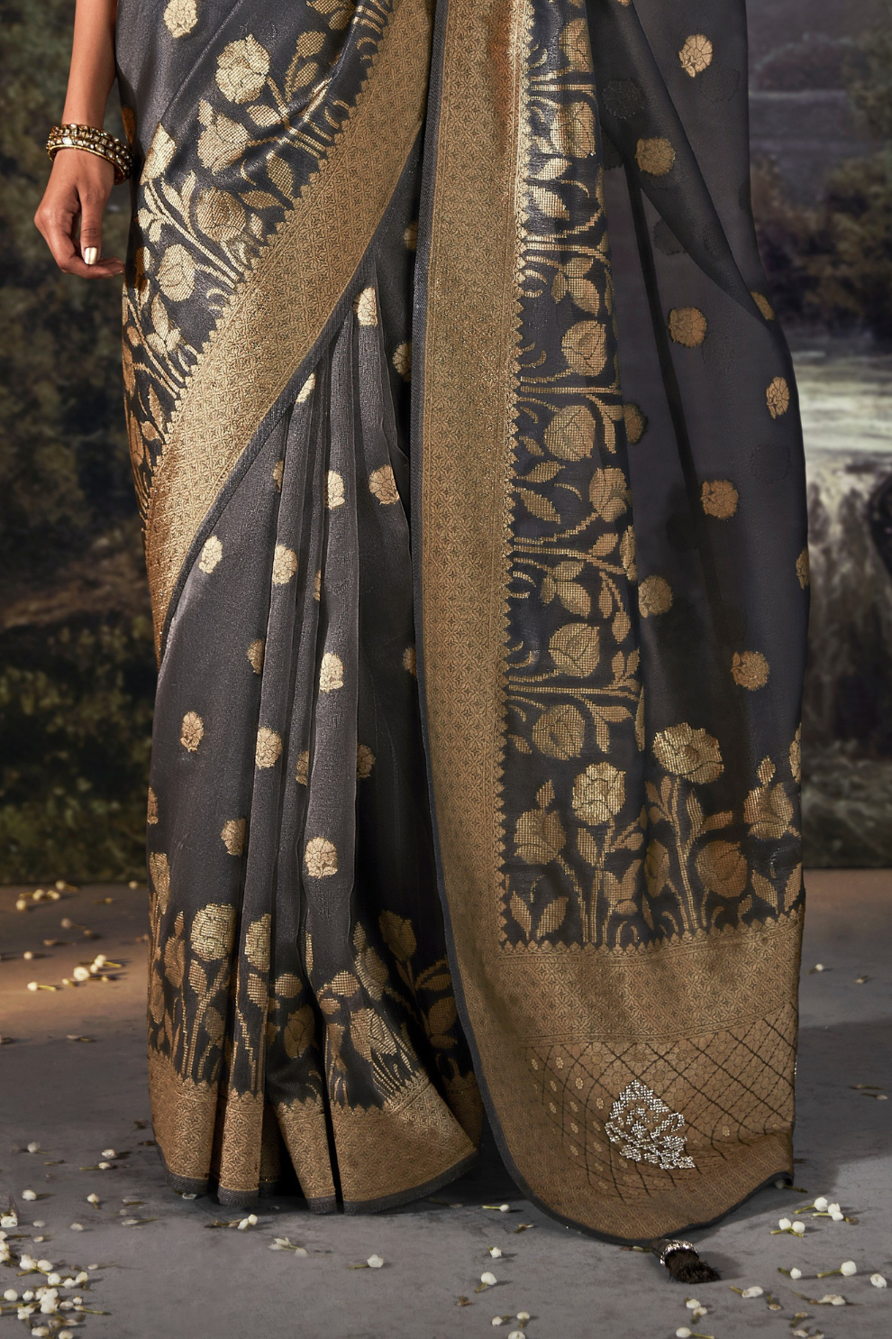 Majestic Woven Banarasi Silk Saree in Lustrous Pure Silk