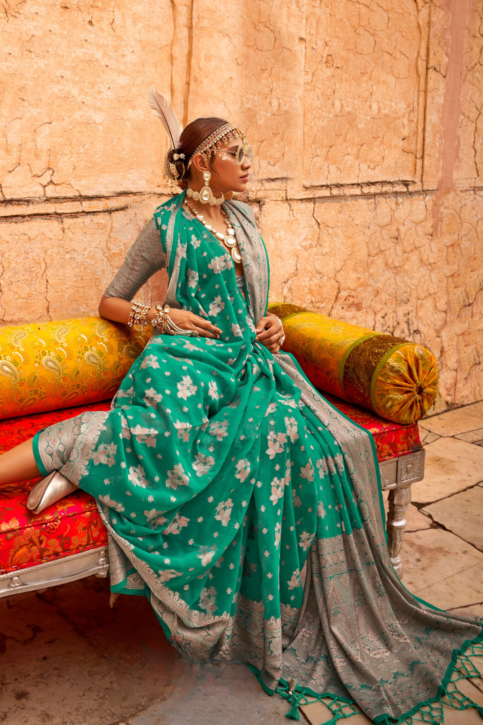 Georgette Saree with Soft Touch Finish and Ethnic Buta Design