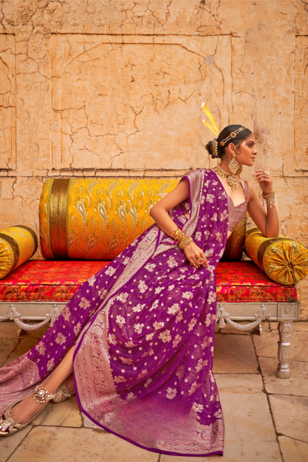 Georgette Saree with Soft Touch Finish and Ethnic Buta Design