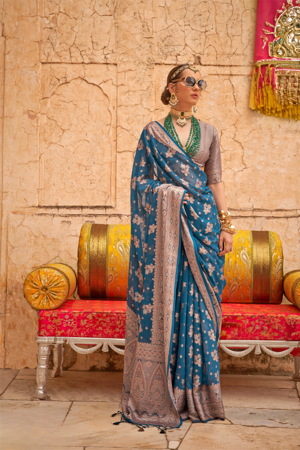 Georgette Saree with Soft Touch Finish and Ethnic Buta Design