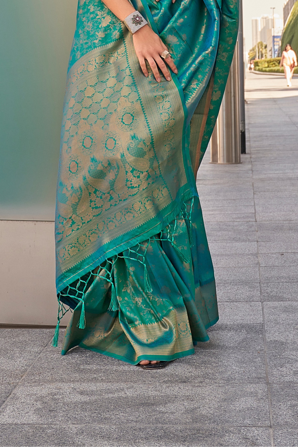 Floral Woven Zari Silk Banarasi Saree
