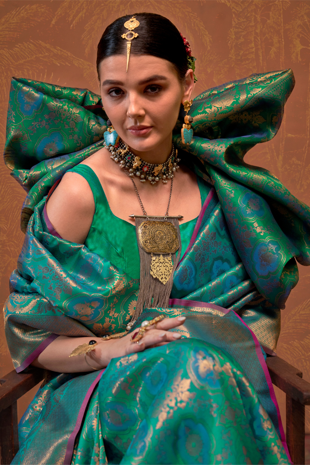 Gracefully Woven Pure Handloom Silk Drape Saree