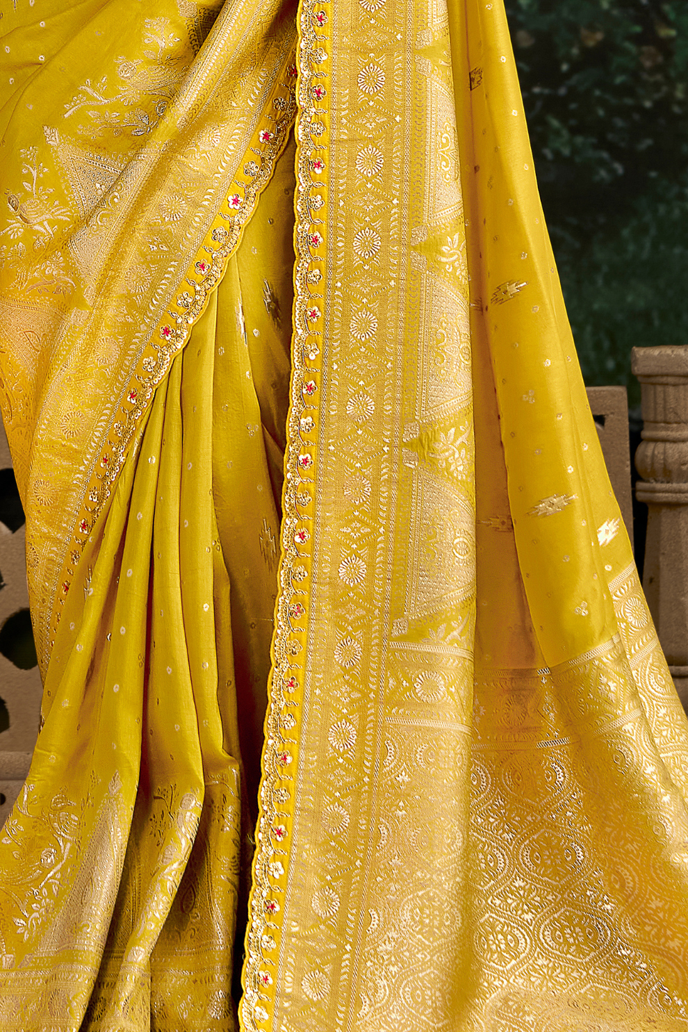 Woven Art Silk Wedding Saree with Rich Traditional Detailing