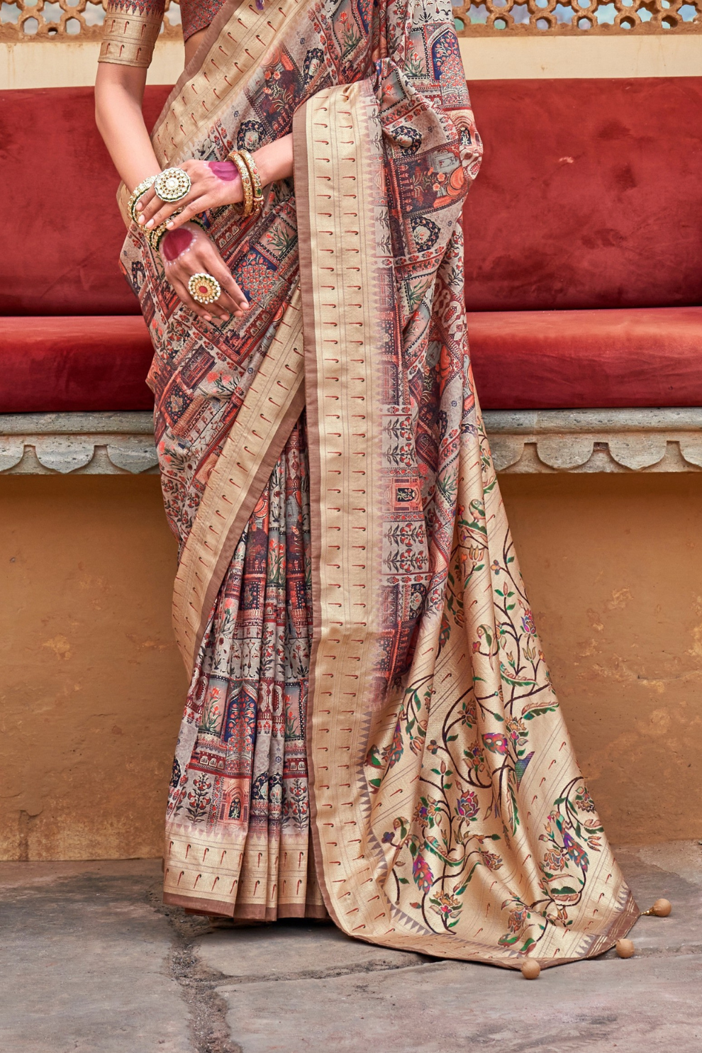 Graceful Digital Print Saree in Lightweight Viscose Silk