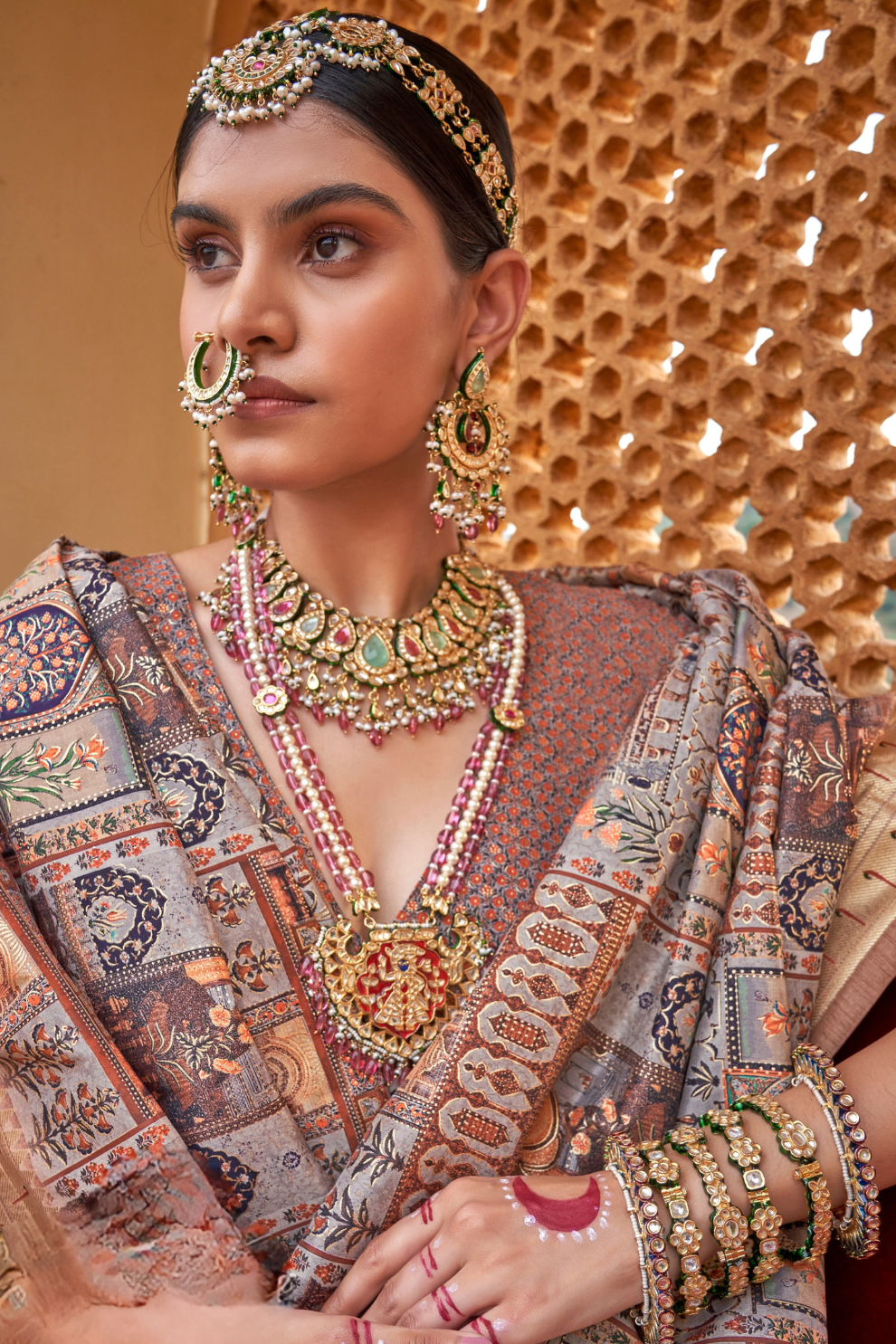 Graceful Digital Print Saree in Lightweight Viscose Silk