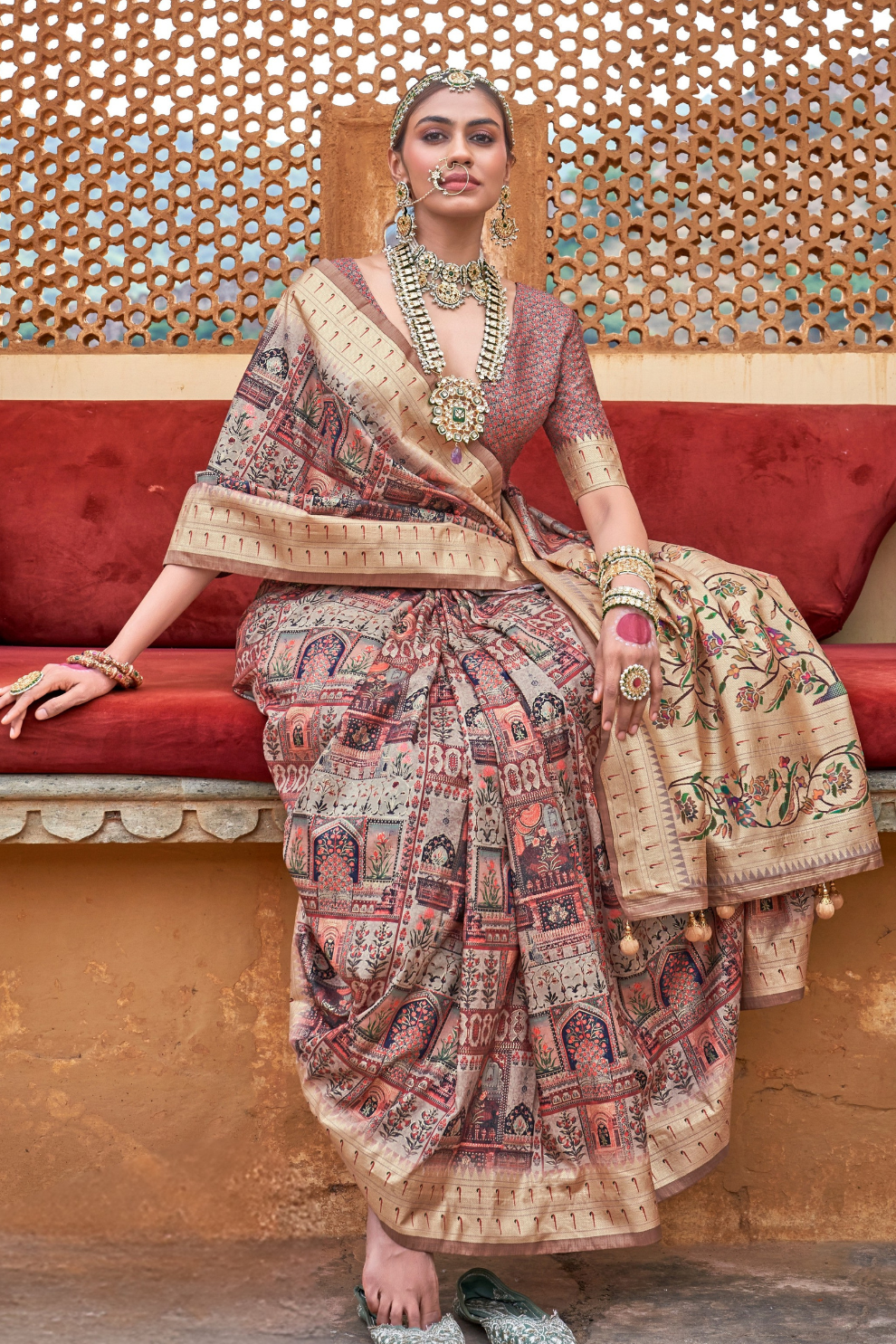 Graceful Digital Print Saree in Lightweight Viscose Silk