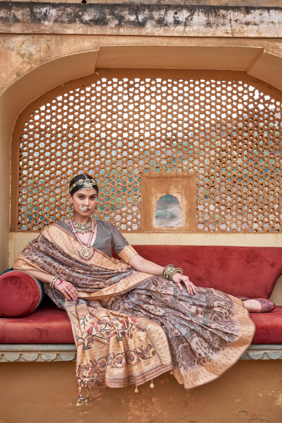 Graceful Digital Print Saree in Lightweight Viscose Silk