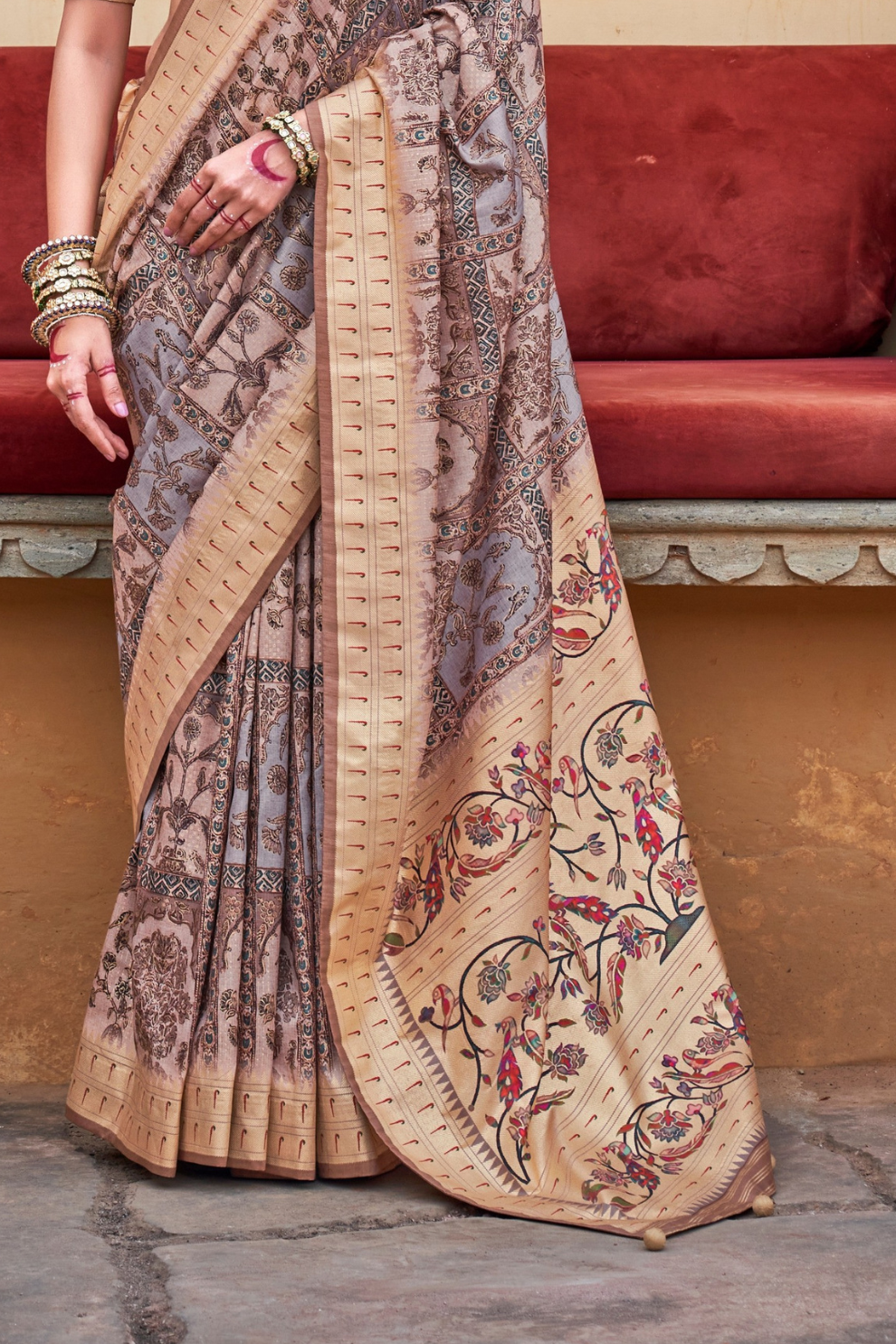 Graceful Digital Print Saree in Lightweight Viscose Silk