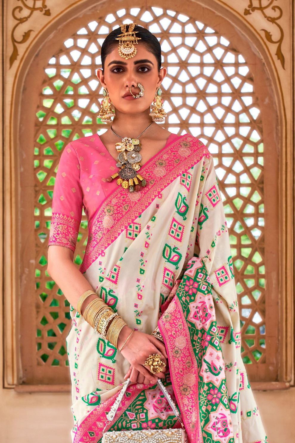 Graceful Silk Saree with Timeless Printed Art Design