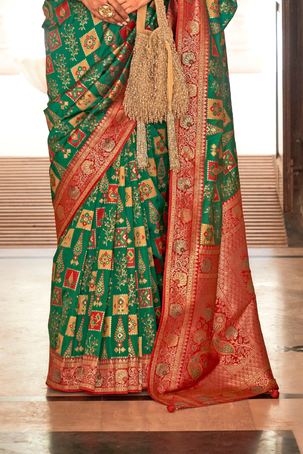 Graceful Silk Saree with Timeless Printed Art Design