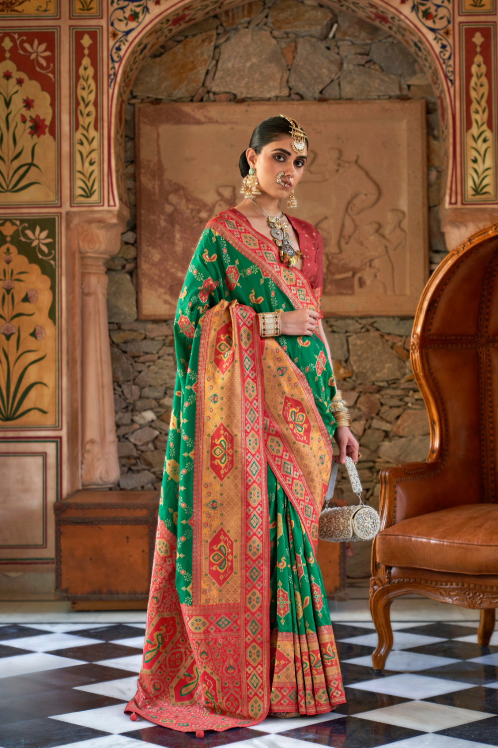 Graceful Silk Saree with Timeless Printed Art Design