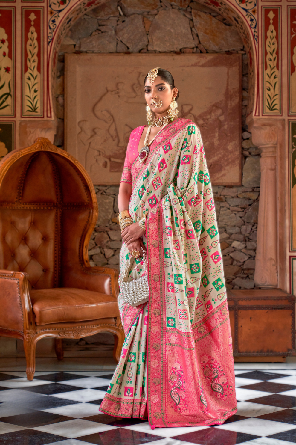Graceful Silk Saree with Timeless Printed Art Design