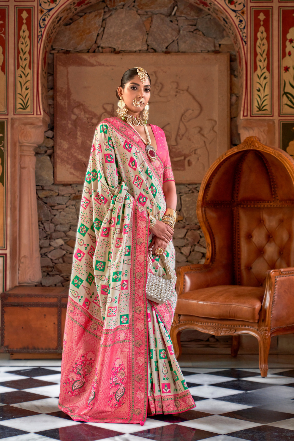 Graceful Silk Saree with Timeless Printed Art Design