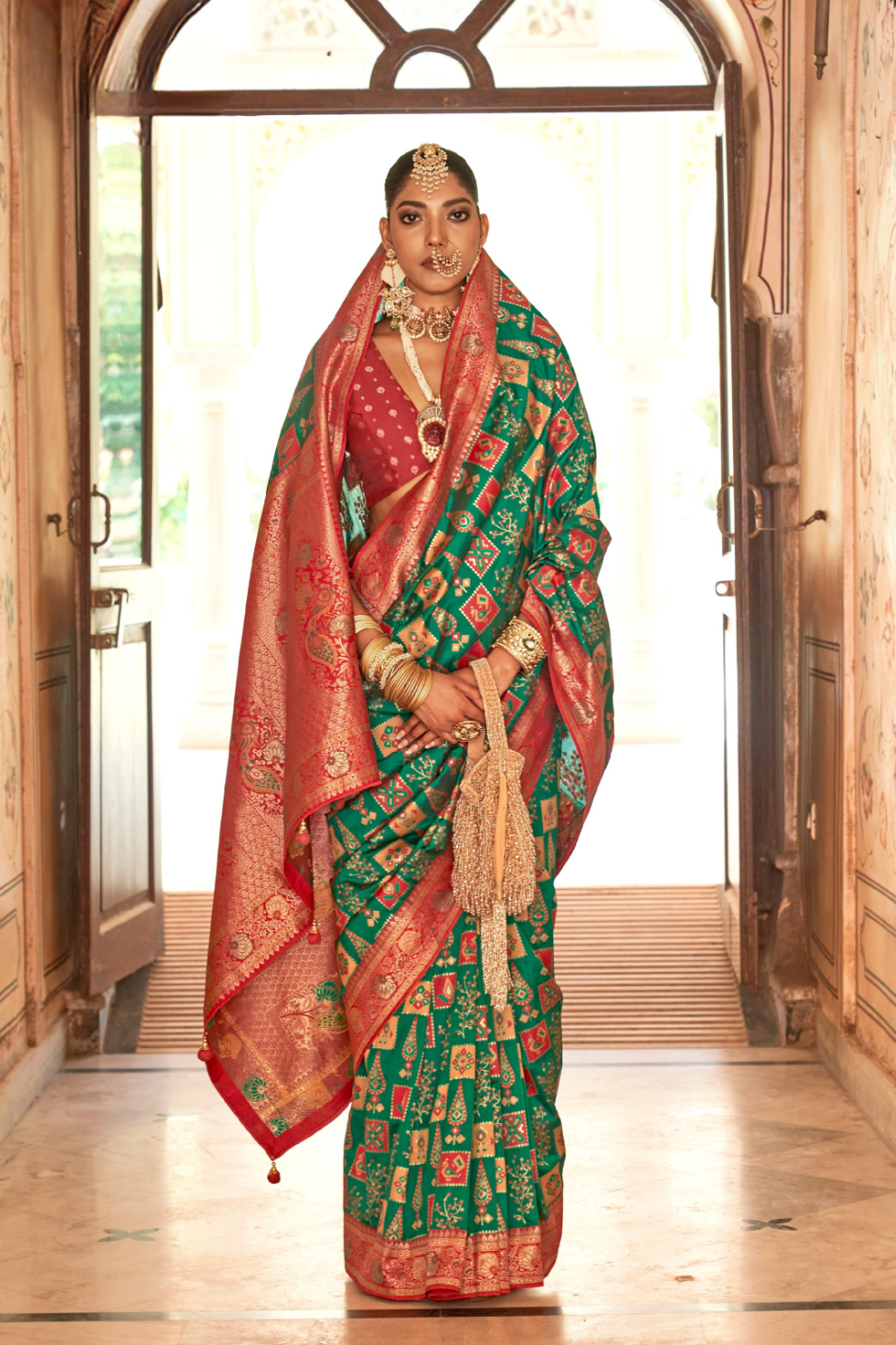 Graceful Silk Saree with Timeless Printed Art Design