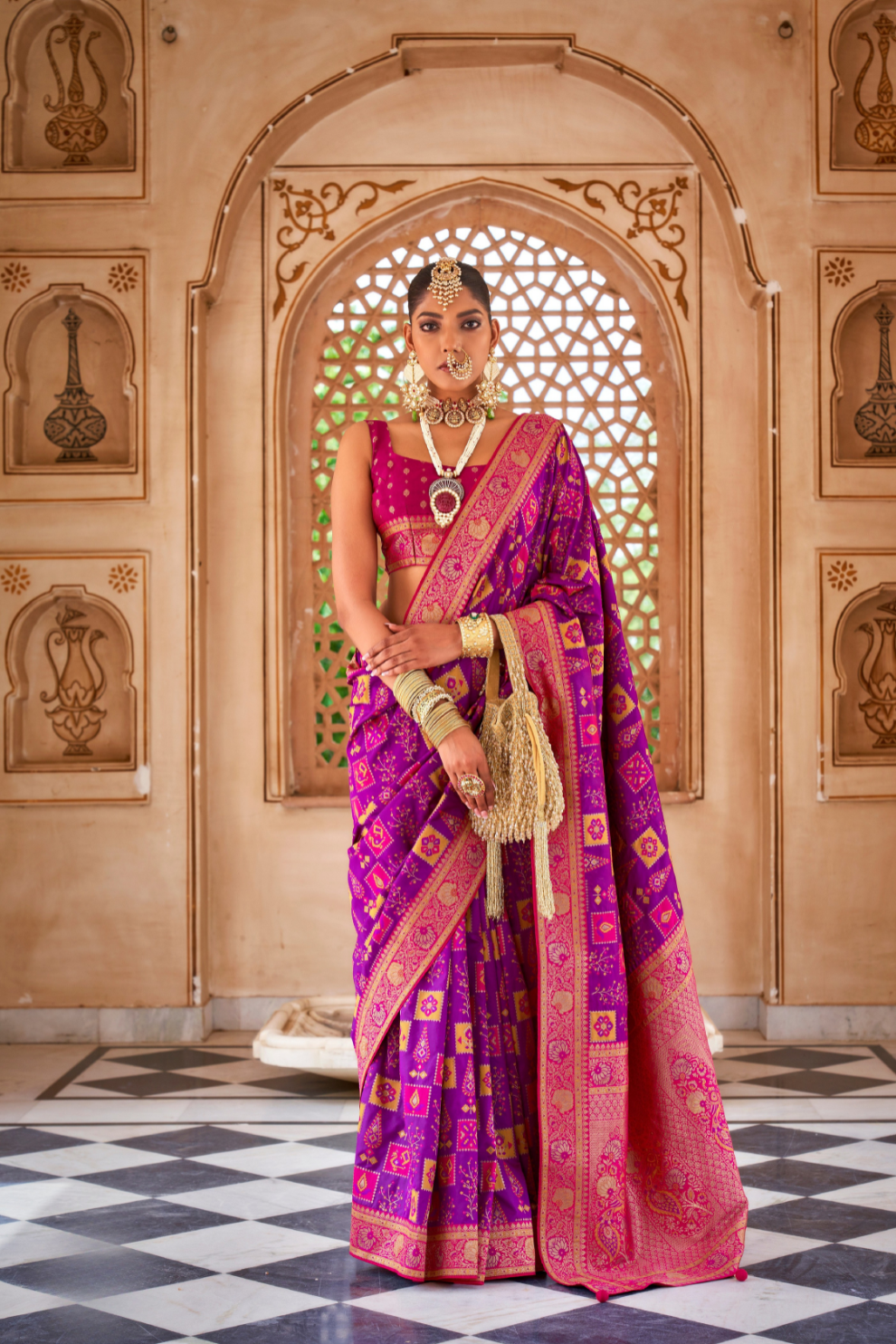 Graceful Silk Saree with Timeless Printed Art Design