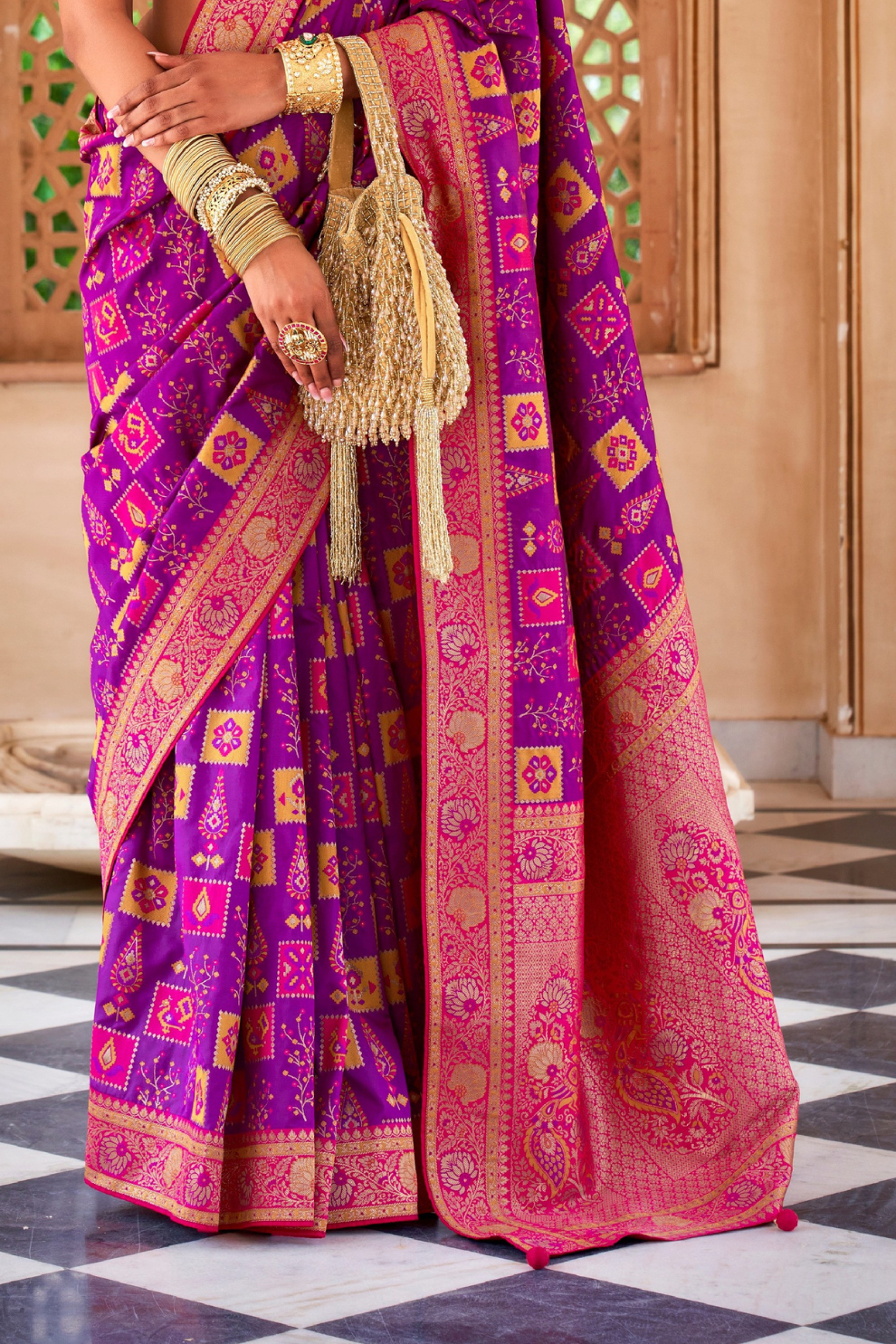 Graceful Silk Saree with Timeless Printed Art Design