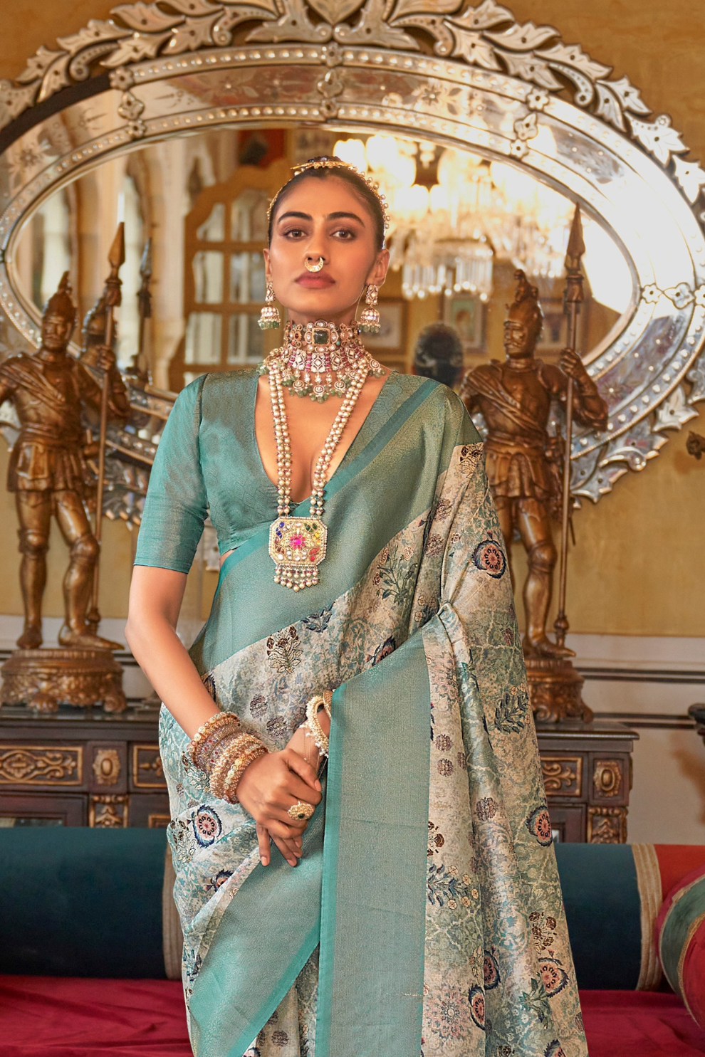 Traditional Woven Silk Blend Saree in Kanjivaram Design