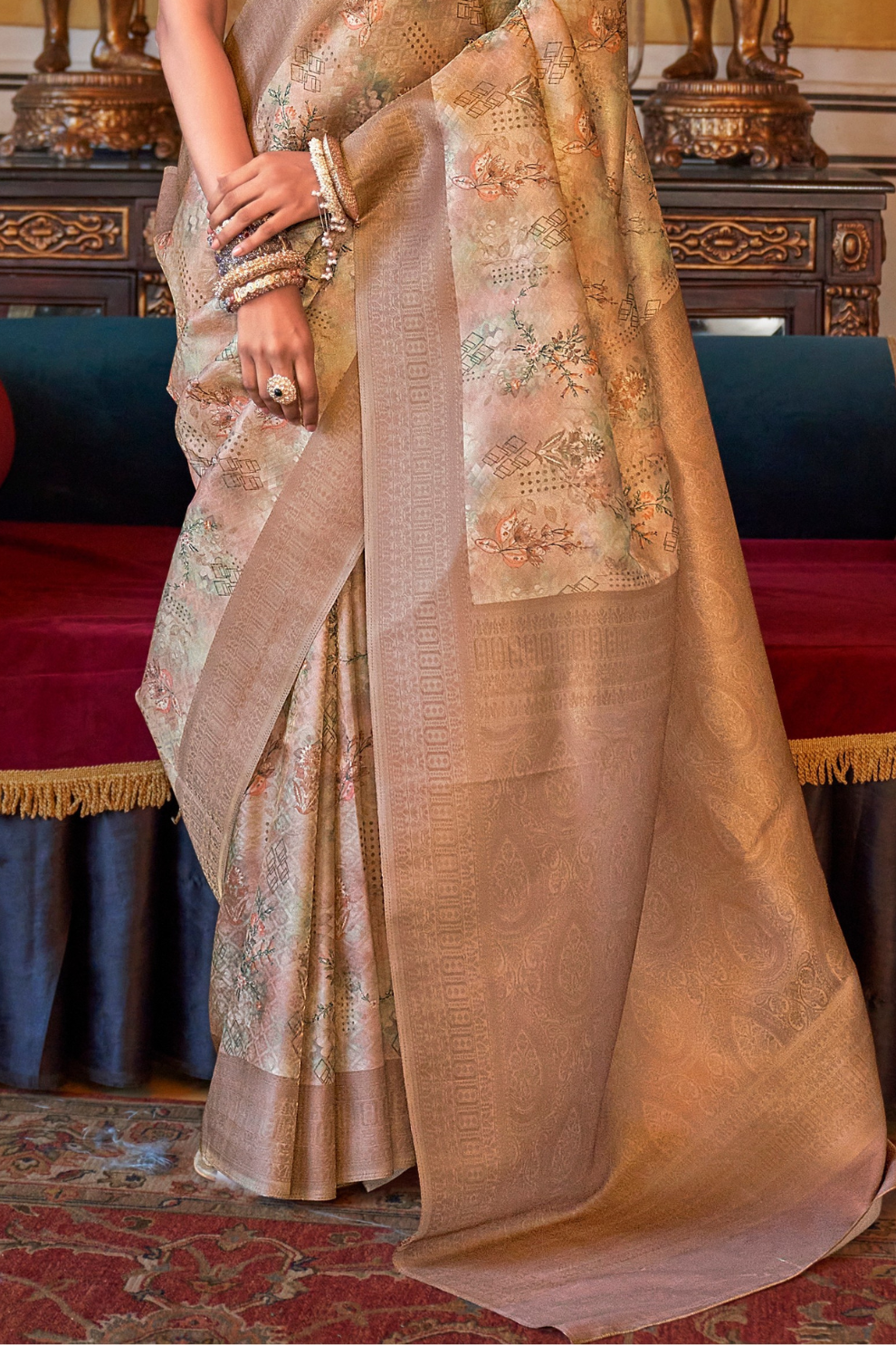 Traditional Woven Silk Blend Saree in Kanjivaram Design