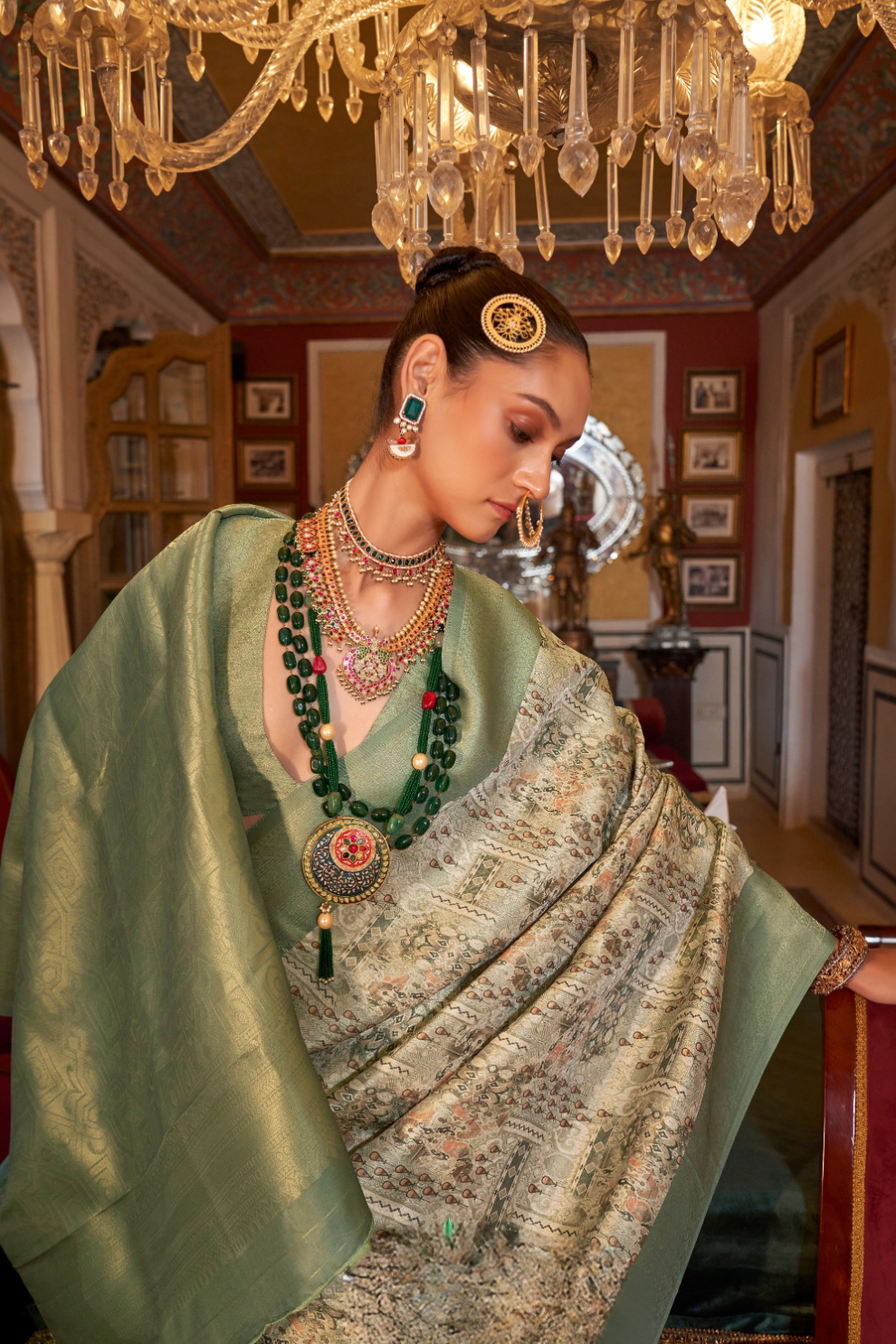 Elegant Silk Blend Saree with Kanjivaram Weave