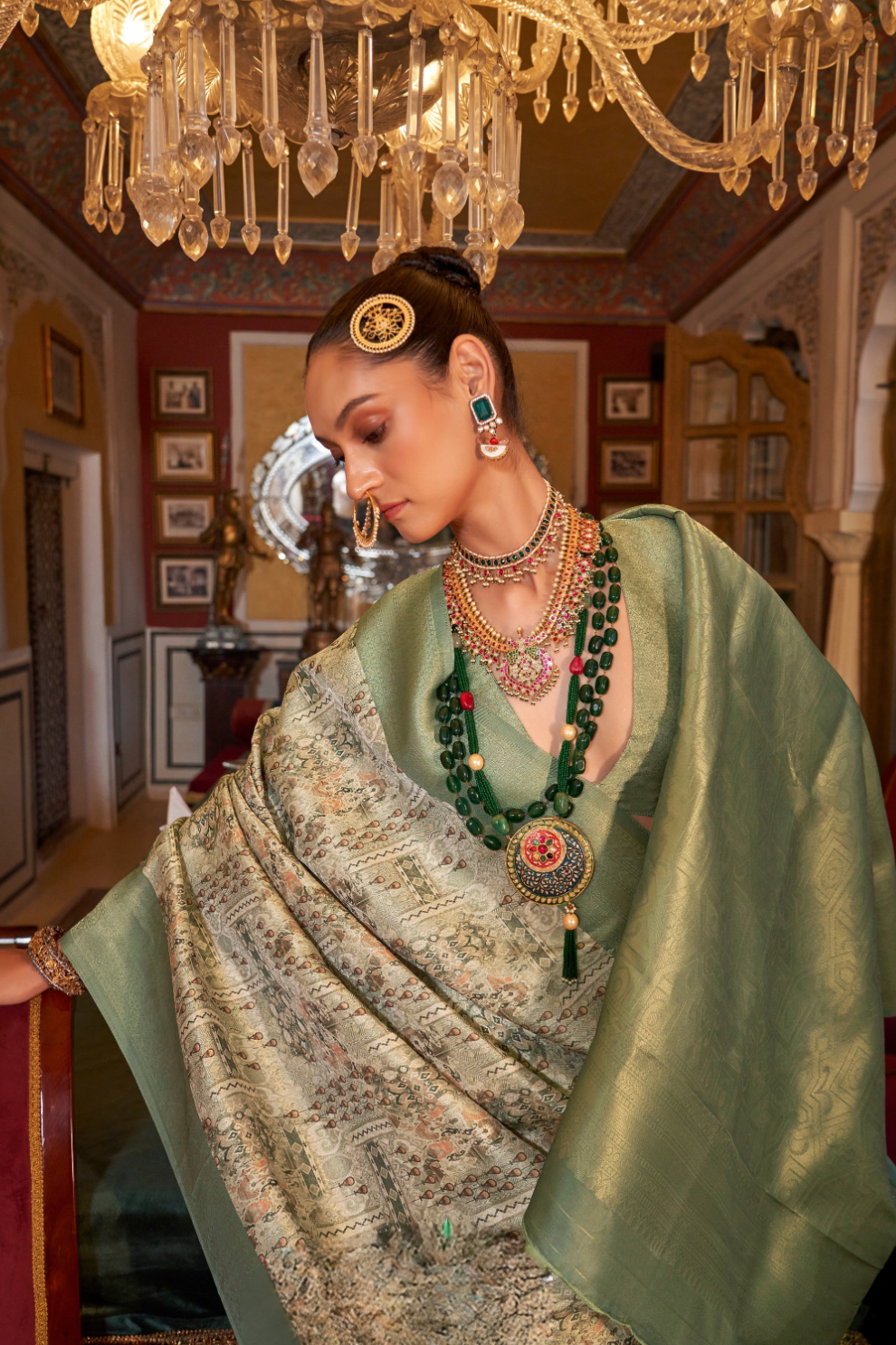 Elegant Silk Blend Saree with Kanjivaram Weave