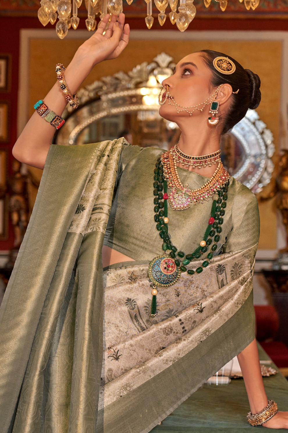 Elegant Silk Blend Saree with Kanjivaram Weave
