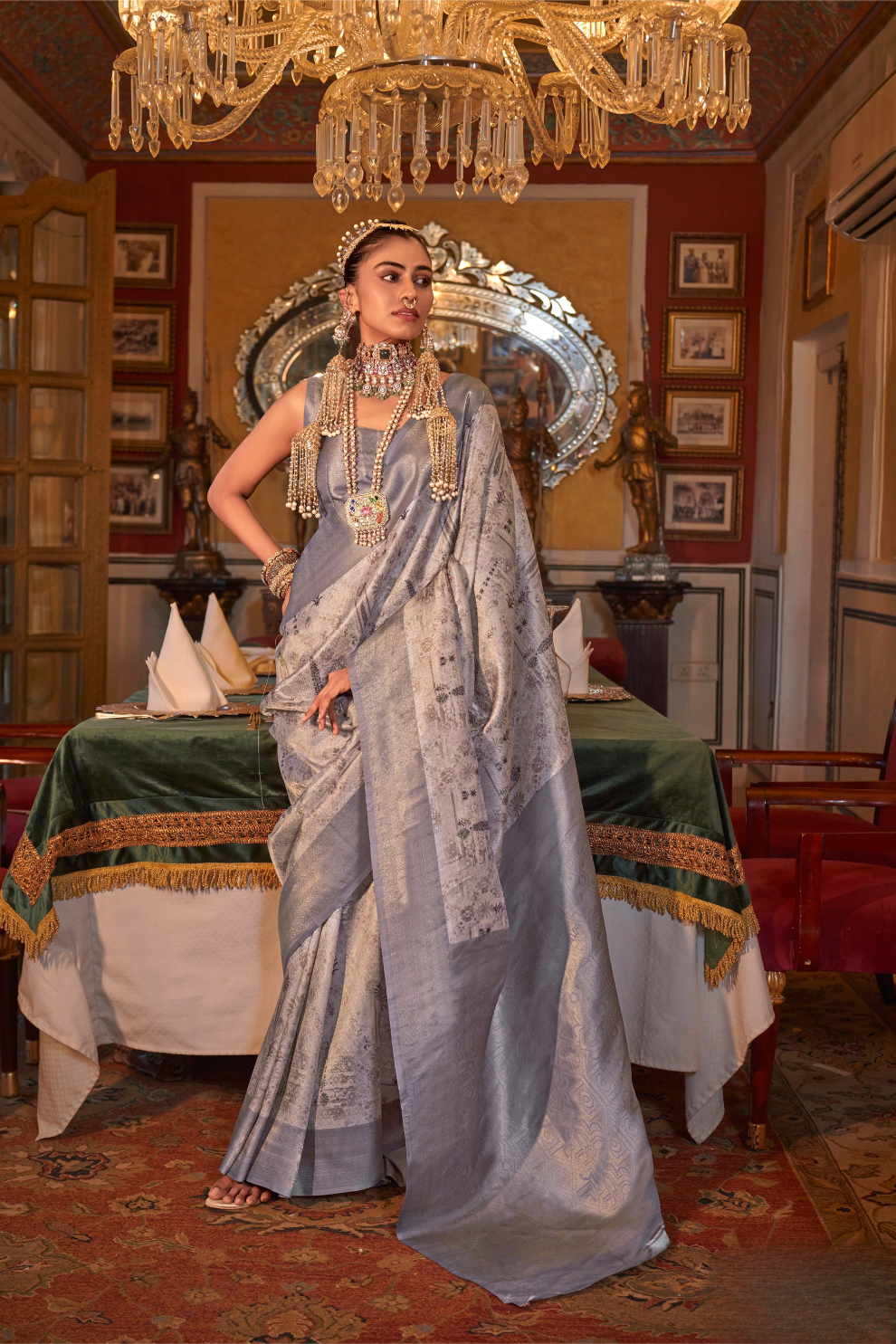 Elegant Silk Blend Saree with Kanjivaram Weave