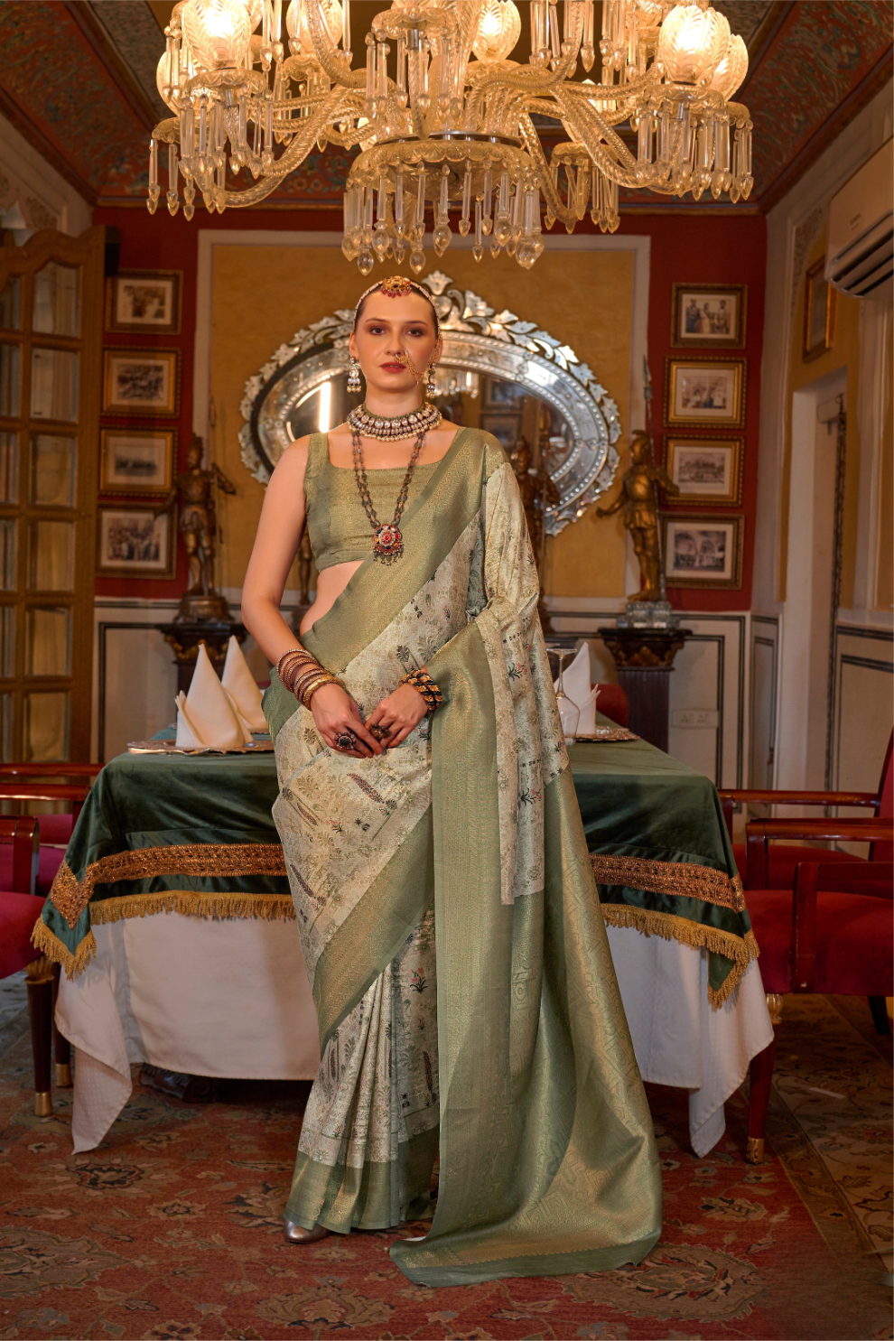 Elegant Silk Blend Saree with Kanjivaram Weave