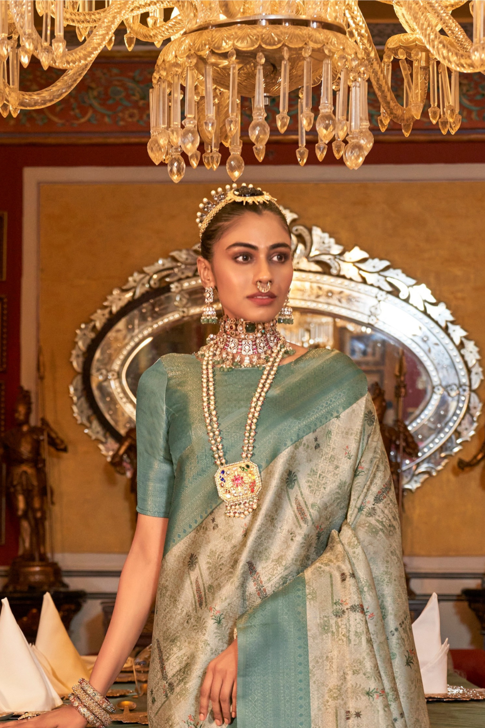 Elegant Silk Blend Saree with Kanjivaram Weave
