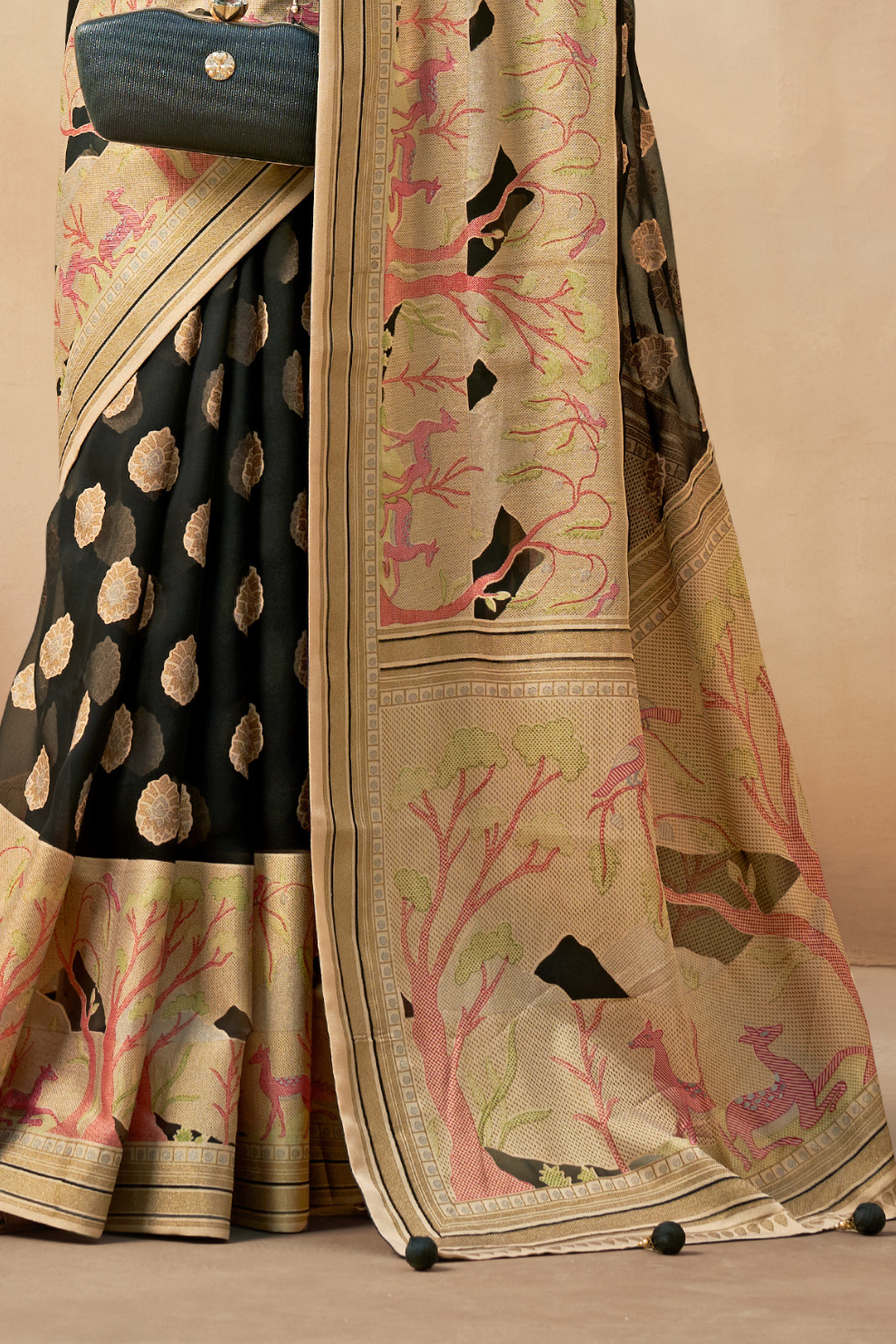 Georgette Saree with Artistic Burnout Butti for Occasions