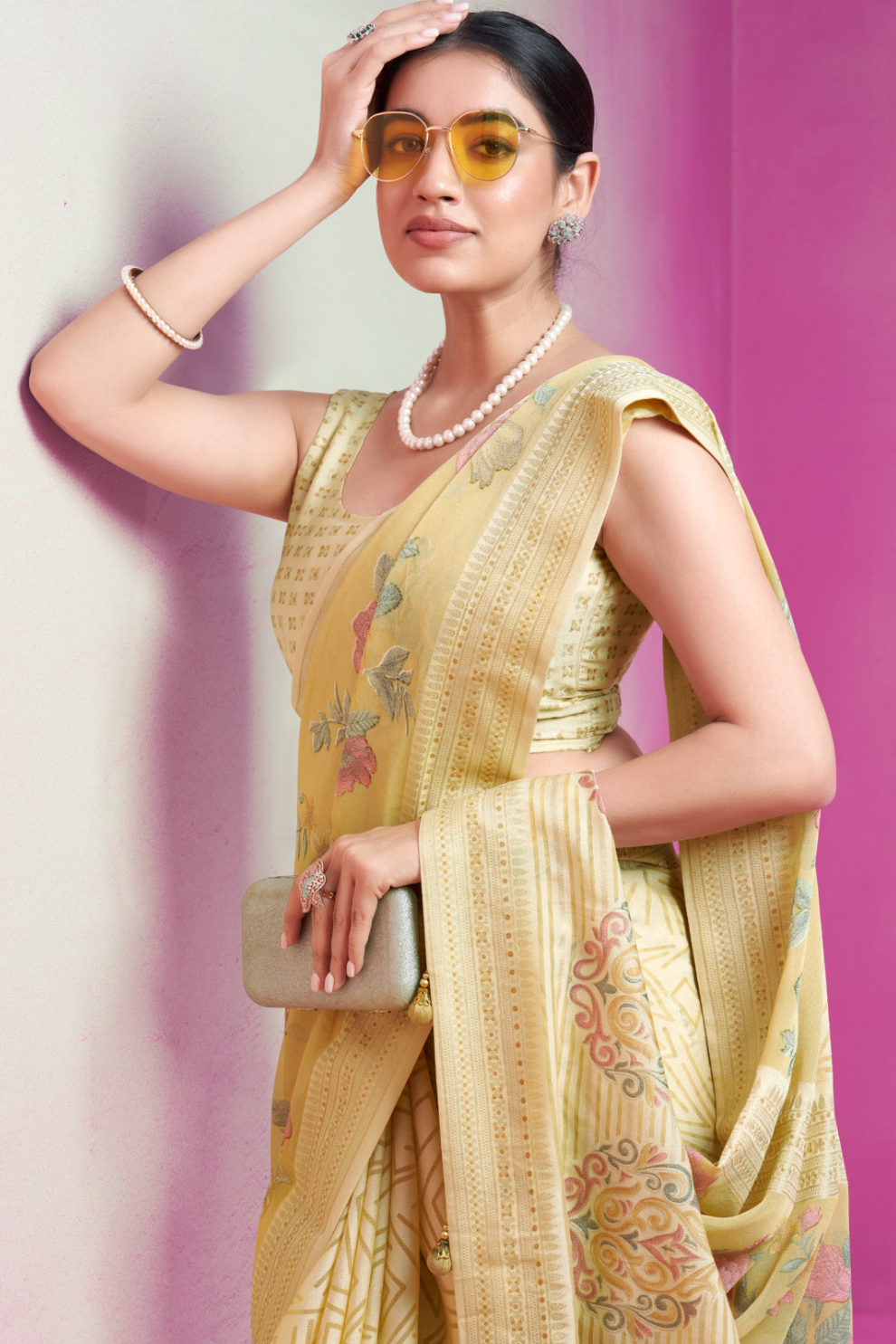 Luxury Georgette Saree Featuring Burnout Detailing