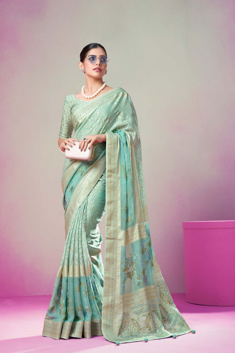 Luxury Georgette Saree Featuring Burnout Detailing