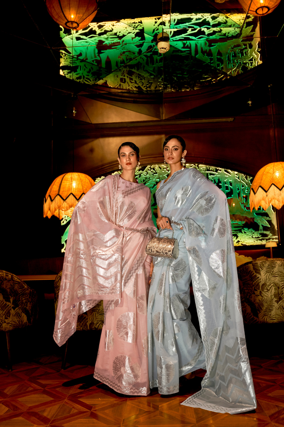 Elegant Handloom Saree with Traditional Woven Design