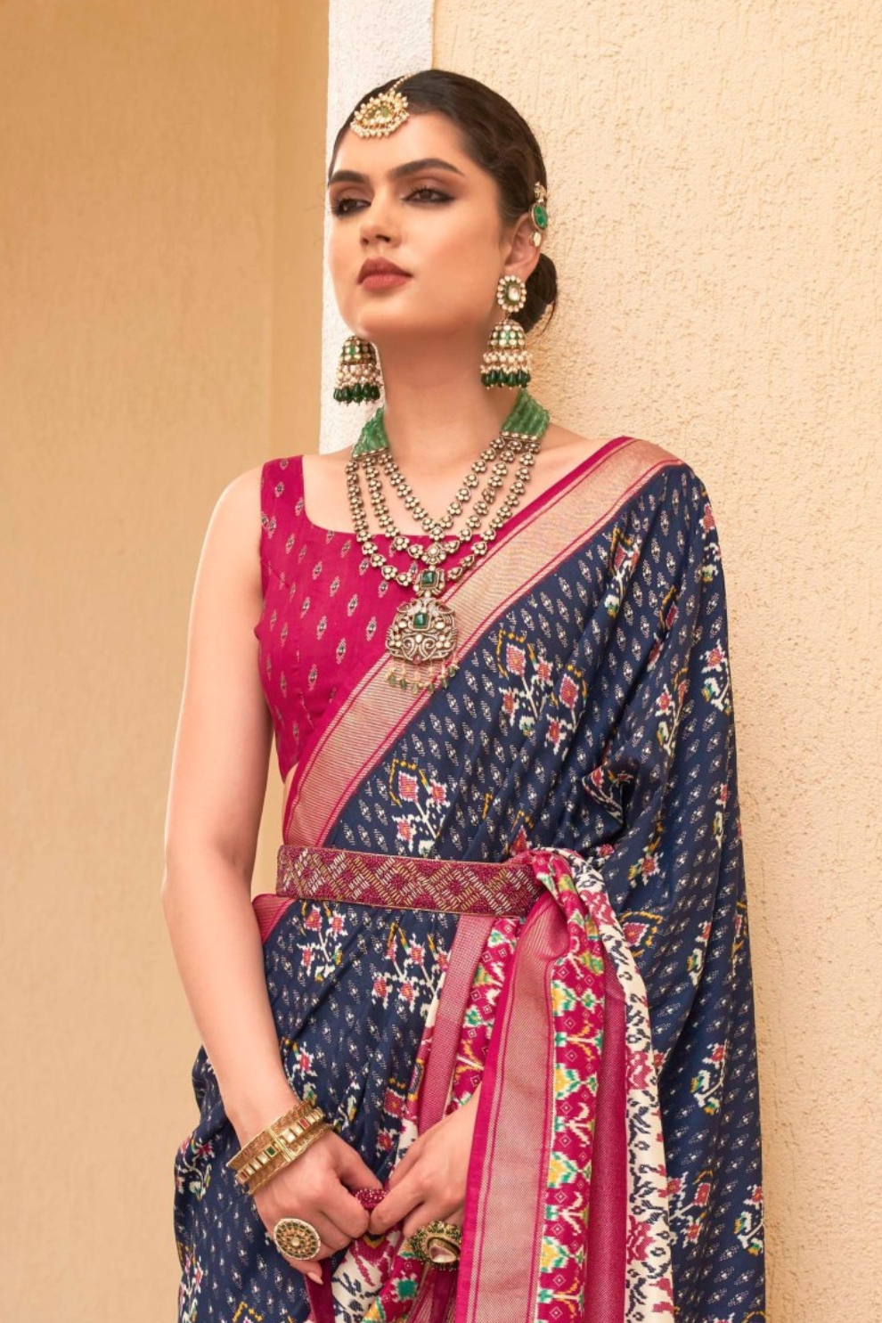 Elegant Silk Saree Featuring Classic Patola Print Work