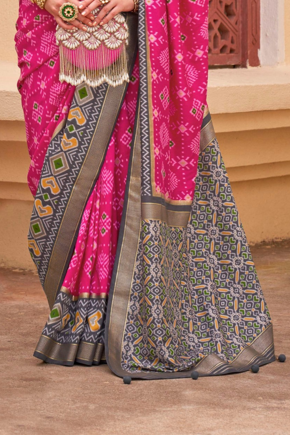 Elegant Silk Saree Featuring Classic Patola Print Work