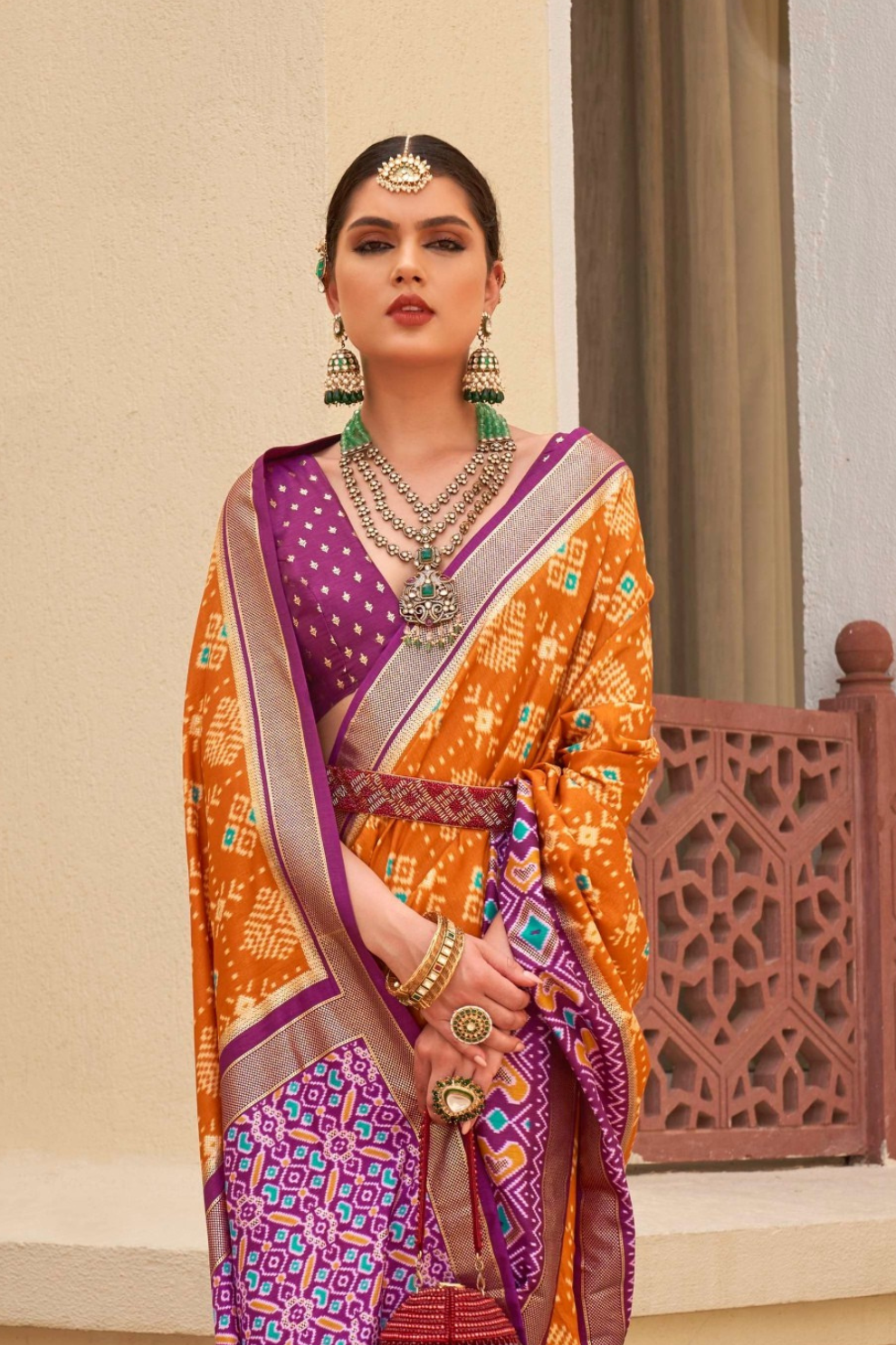 Elegant Silk Saree Featuring Classic Patola Print Work