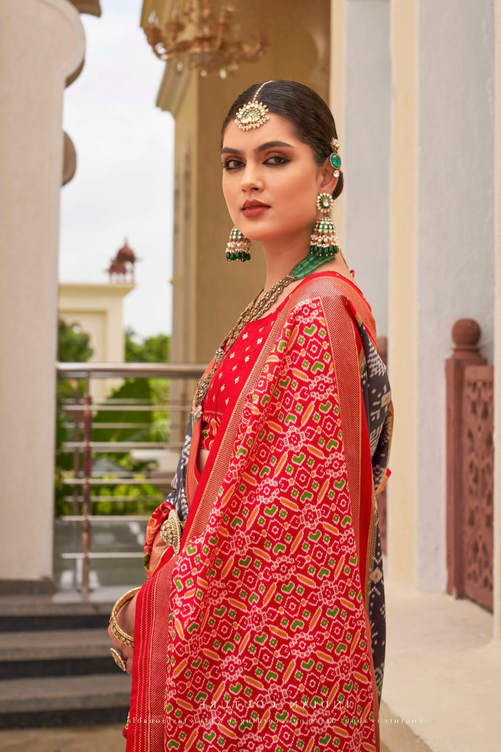 Elegant Silk Saree Featuring Classic Patola Print Work