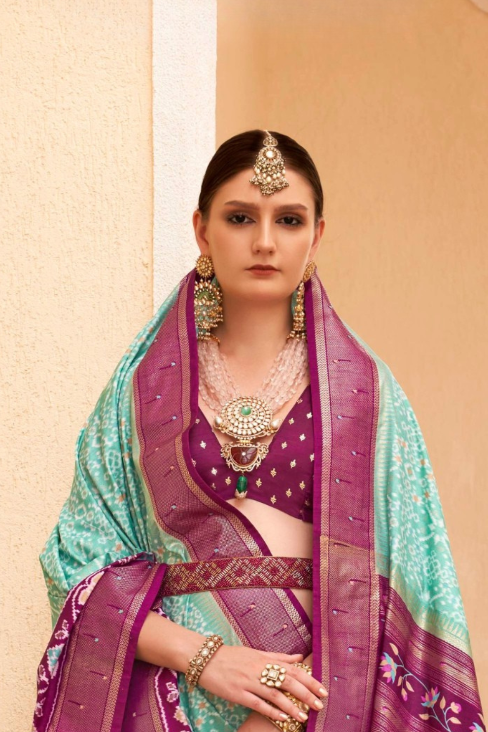 Elegant Silk Saree Featuring Classic Patola Print Work