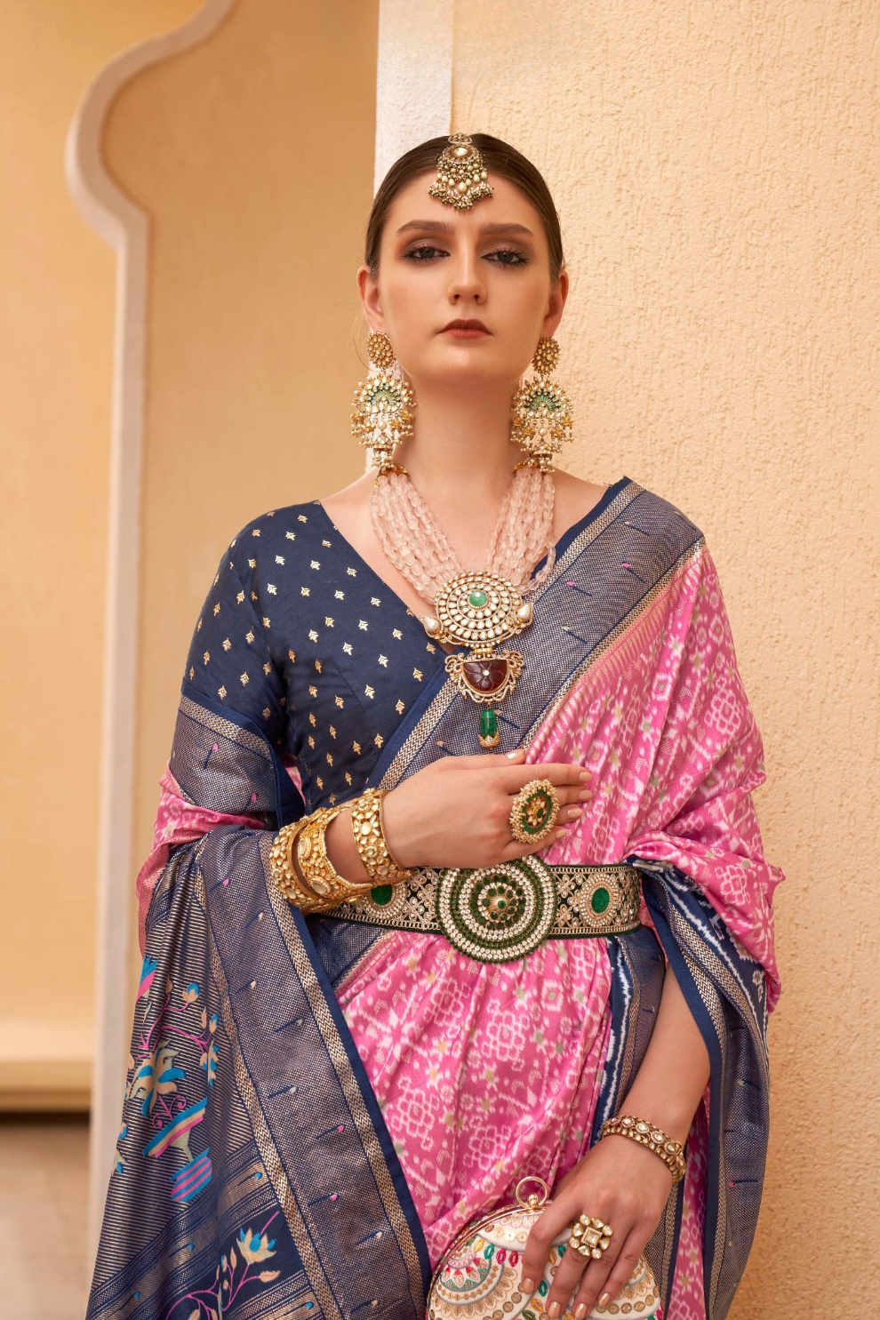 Elegant Silk Saree Featuring Classic Patola Print Work