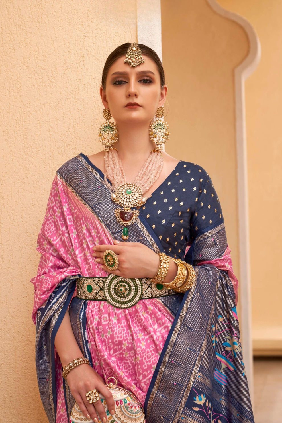 Elegant Silk Saree Featuring Classic Patola Print Work