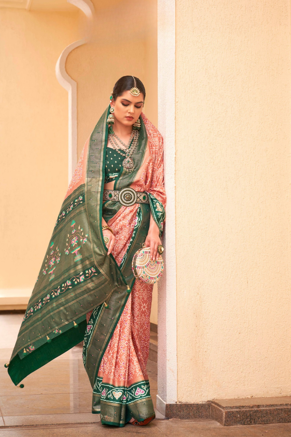 Elegant Silk Saree Featuring Classic Patola Print Work