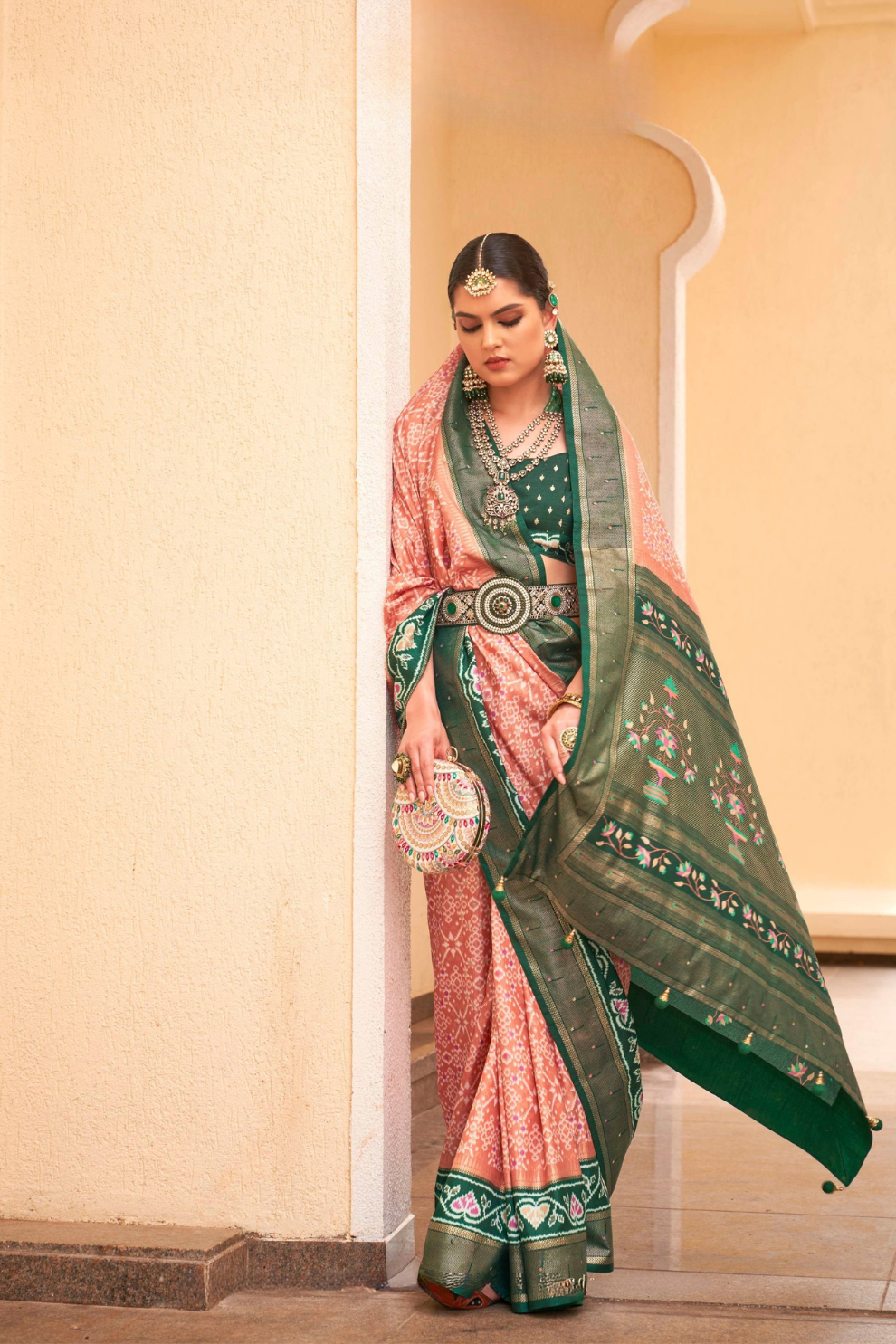Elegant Silk Saree Featuring Classic Patola Print Work
